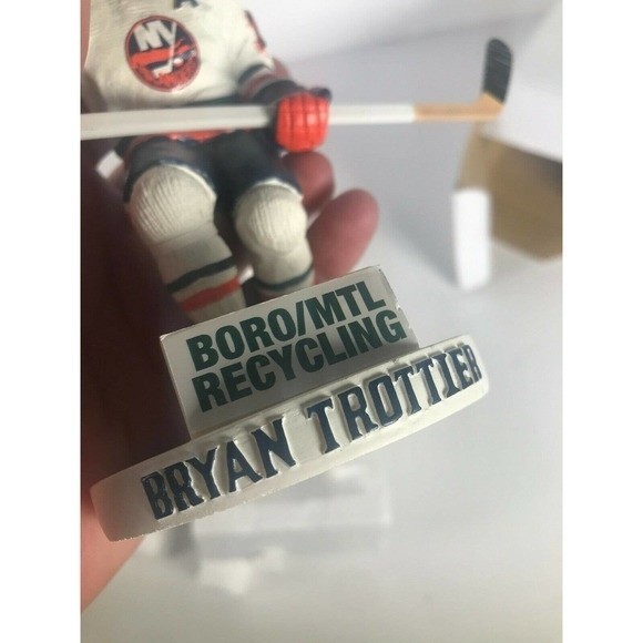 New York Islanders Bobblehead bobble head Bryan Trottier BORO RECYCLING 2009 - Picture 3 of 12